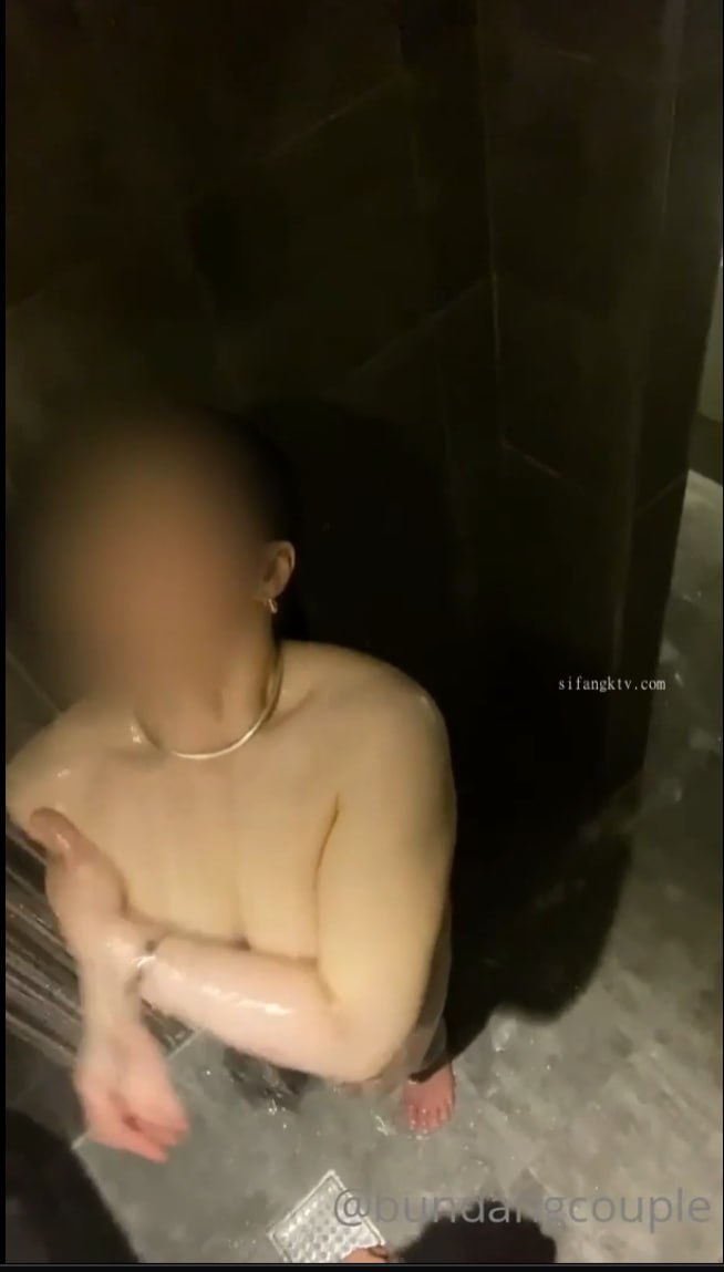 铁板一块又来一次通话做爱，太刺激了